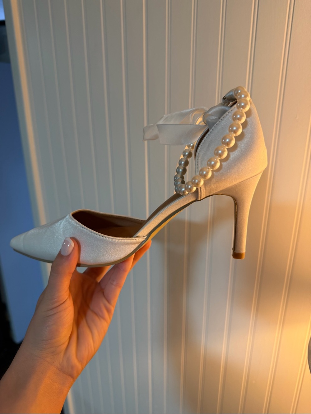 White Satin Pearl Bow Bridal Heels Wedding Shoes EU 37 Pointed Toe - Picture 3 of 9